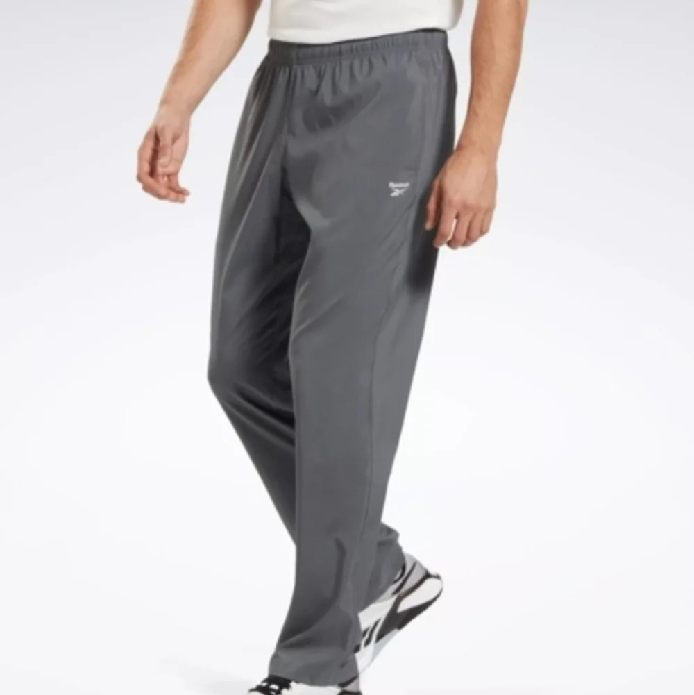 NWT Reebok Men's Training Essentials Woven Unlined Pants S
